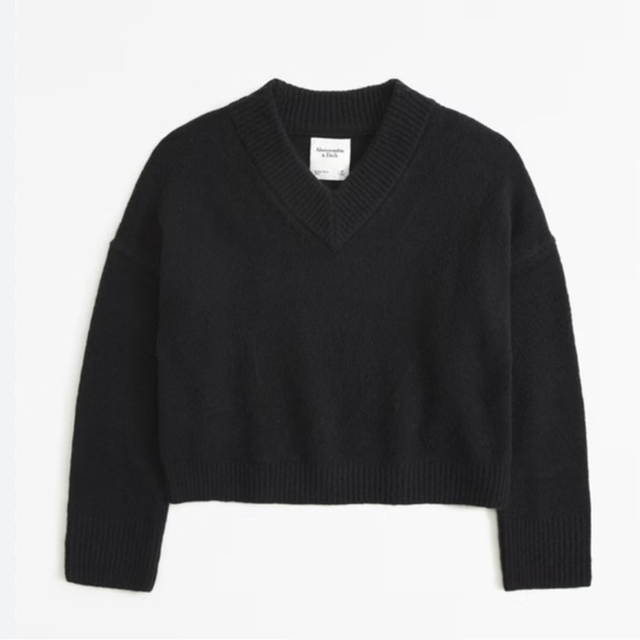 Abercrombie & Fitch V Neck Sweater in Cream - Picture 1 of 2